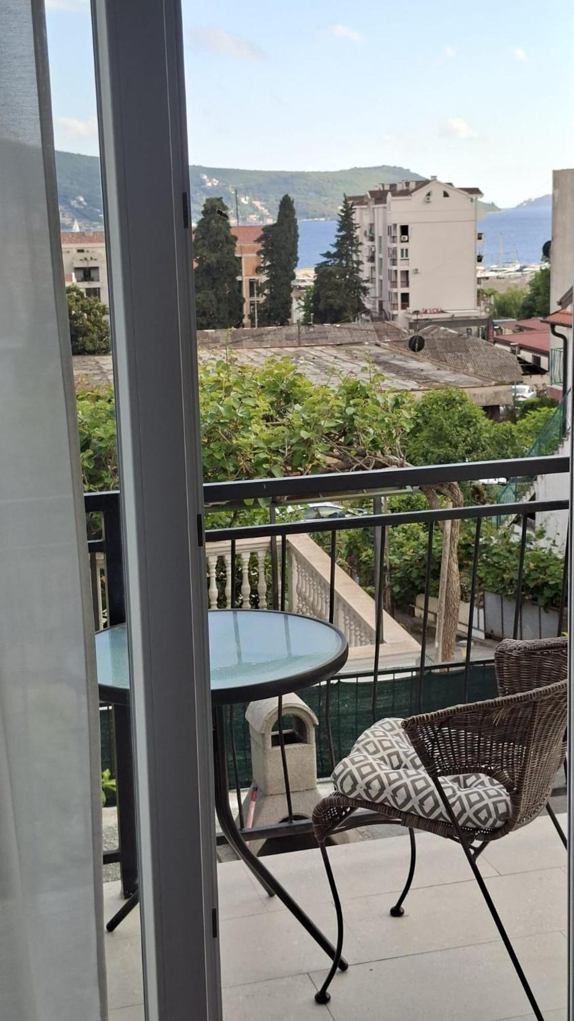 Apartments Lena Herceg Novi Phòng bức ảnh